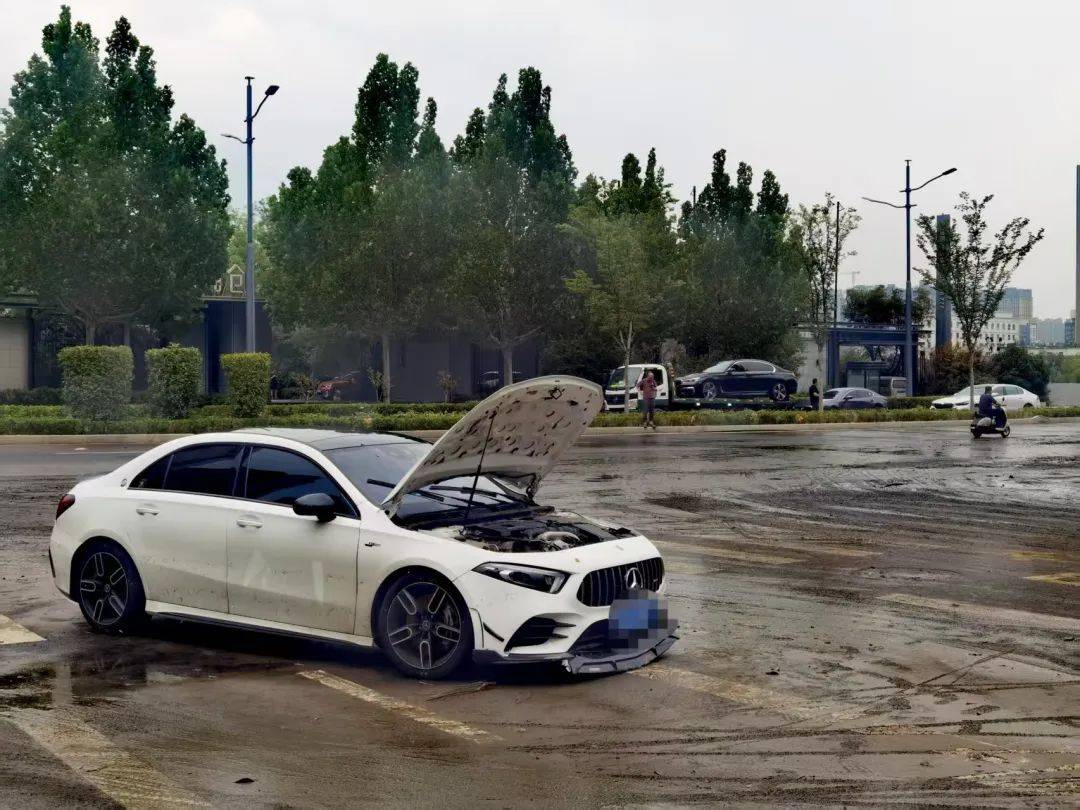 信用网如何申请
_郑州暴雨致京广路隧道被淹信用网如何申请
，亲历者：车是飘起来的，很害怕，有人爬梯子离开 2021年也曾淹没多台车辆