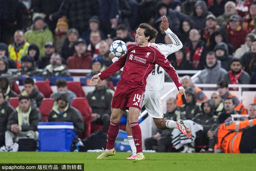 布拉格斯拉维亚 vs 阿森纳
_欧冠-麦卡利斯特一击致命 利物浦1-0送皇马赛季第2败