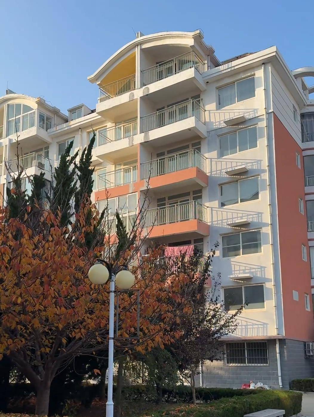 皇冠信用网最新地址
_女子称丈夫花8万元网购70平海景房皇冠信用网最新地址
，当地仍有多套起拍价1万的房型在售，中介：在乳山几万元能买房很正常